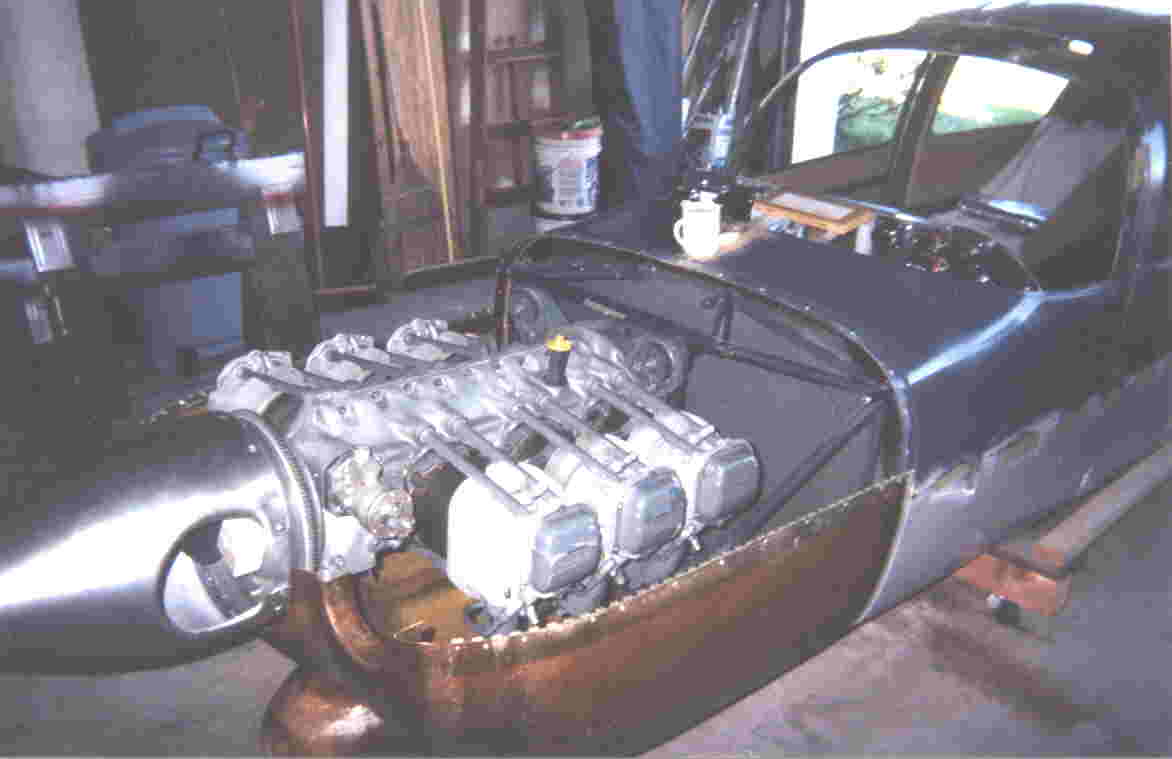 engine.jpg (31221 bytes)